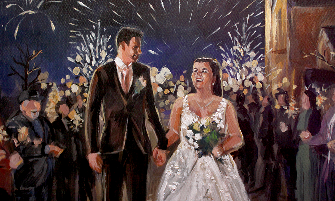 Live bruiloftschilderij van bruiloft op Oudjaarsavond, bruidspaar lopend tussen de sterretjes met vuurwerk op de achtergrond